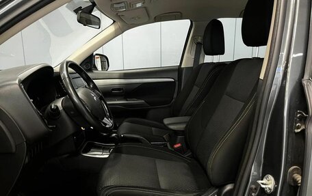 Mitsubishi Outlander III рестайлинг 3, 2017 год, 1 890 000 рублей, 9 фотография