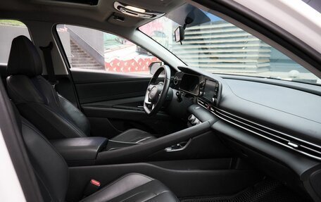 Hyundai Elantra, 2023 год, 1 870 000 рублей, 6 фотография