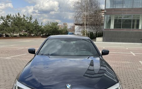 BMW 5 серия, 2018 год, 3 300 000 рублей, 3 фотография