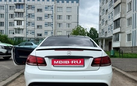 Mercedes-Benz E-Класс, 2013 год, 1 800 000 рублей, 4 фотография