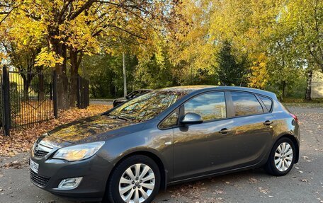 Opel Astra J, 2011 год, 550 000 рублей, 2 фотография