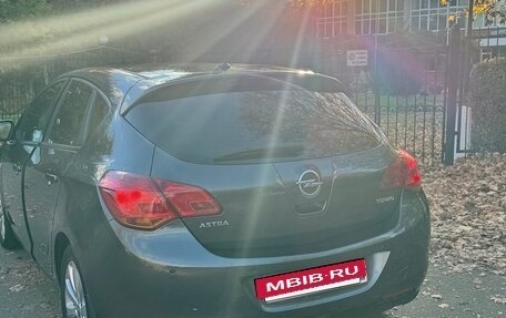 Opel Astra J, 2011 год, 550 000 рублей, 3 фотография