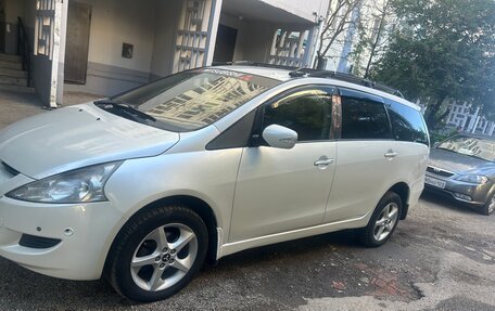 Mitsubishi Grandis, 2004 год, 530 000 рублей, 3 фотография