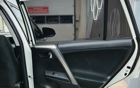 Toyota RAV4, 2014 год, 1 750 000 рублей, 24 фотография