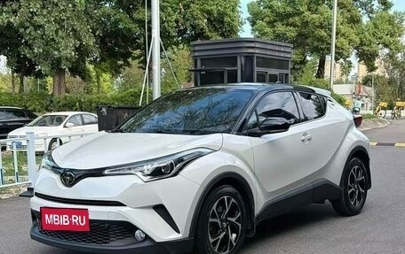 Toyota C-HR I рестайлинг, 2022 год, 1 759 000 рублей, 1 фотография