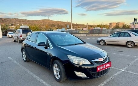 Opel Astra J, 2010 год, 695 000 рублей, 3 фотография