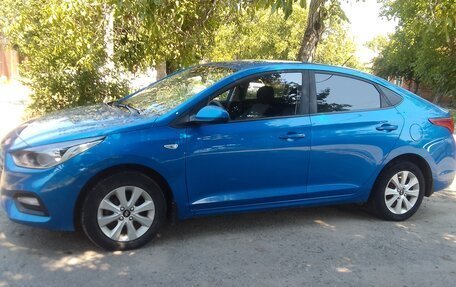 Hyundai Solaris II рестайлинг, 2018 год, 1 300 000 рублей, 3 фотография