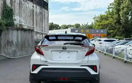 Toyota C-HR I рестайлинг, 2022 год, 1 759 000 рублей, 5 фотография