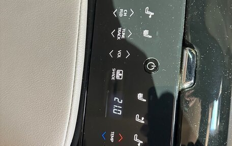 Toyota Camry, 2019 год, 2 500 000 рублей, 22 фотография