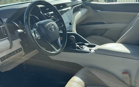 Toyota Camry, 2019 год, 2 500 000 рублей, 26 фотография