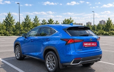 Lexus RX IV рестайлинг, 2021 год, 5 000 000 рублей, 3 фотография
