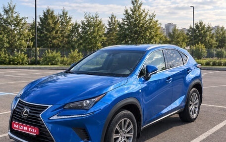 Lexus RX IV рестайлинг, 2021 год, 5 000 000 рублей, 1 фотография