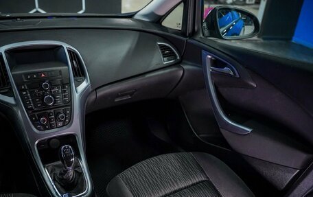 Opel Astra J, 2013 год, 689 999 рублей, 22 фотография