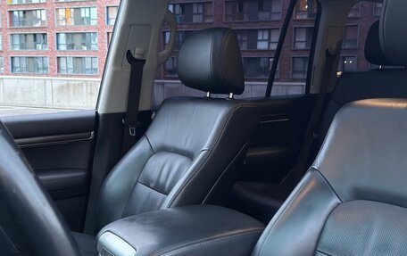 Toyota Land Cruiser 200, 2016 год, 5 500 000 рублей, 21 фотография