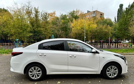 KIA Rio IV, 2021 год, 1 550 000 рублей, 6 фотография