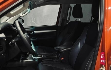Toyota Hilux VIII, 2018 год, 3 620 000 рублей, 9 фотография
