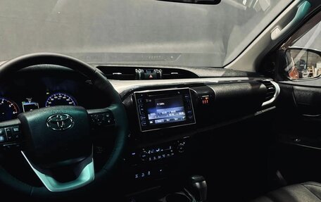 Toyota Hilux VIII, 2018 год, 3 620 000 рублей, 13 фотография