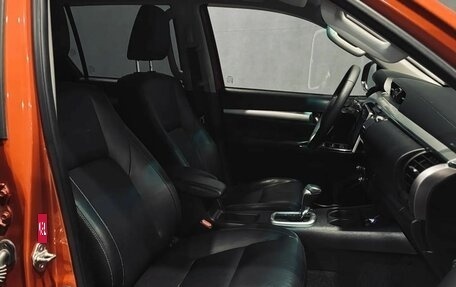Toyota Hilux VIII, 2018 год, 3 620 000 рублей, 11 фотография
