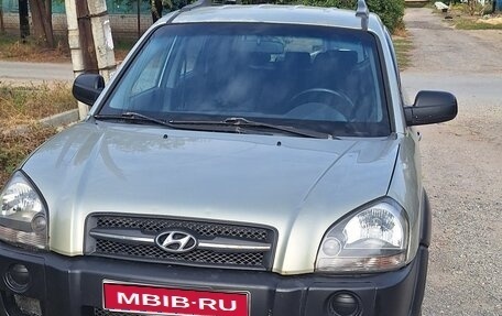 Hyundai Tucson III, 2008 год, 640 000 рублей, 1 фотография