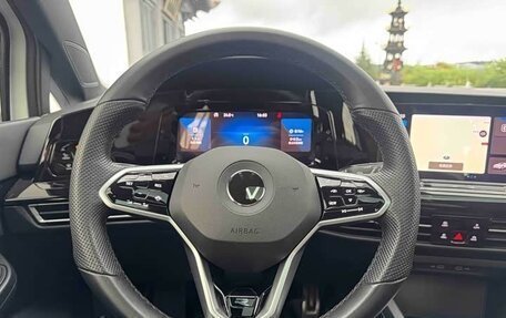 Volkswagen Golf VIII, 2023 год, 1 985 000 рублей, 15 фотография