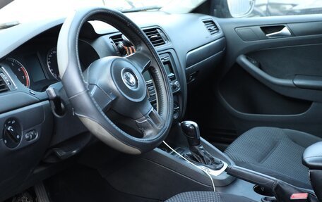 Volkswagen Jetta VI, 2013 год, 800 000 рублей, 2 фотография