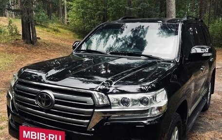 Toyota Land Cruiser 200, 2016 год, 8 200 000 рублей, 2 фотография