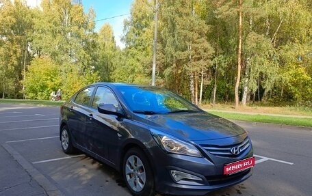 Hyundai Solaris II рестайлинг, 2016 год, 1 050 000 рублей, 1 фотография