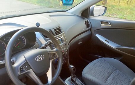 Hyundai Solaris II рестайлинг, 2016 год, 1 050 000 рублей, 13 фотография