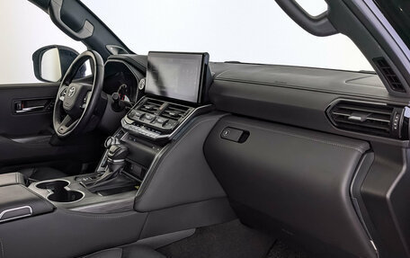 Toyota Land Cruiser, 2022 год, 9 850 000 рублей, 13 фотография