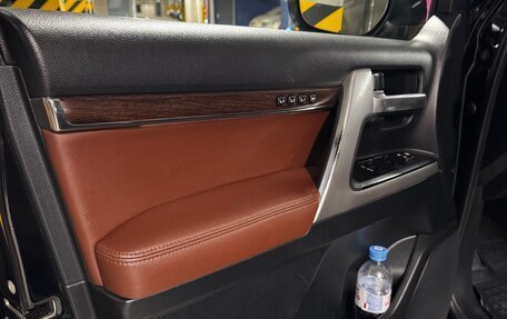 Toyota Land Cruiser 200, 2018 год, 6 400 000 рублей, 6 фотография