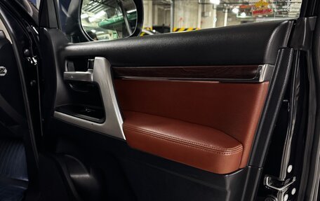 Toyota Land Cruiser 200, 2018 год, 6 400 000 рублей, 8 фотография