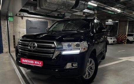 Toyota Land Cruiser 200, 2018 год, 6 400 000 рублей, 2 фотография