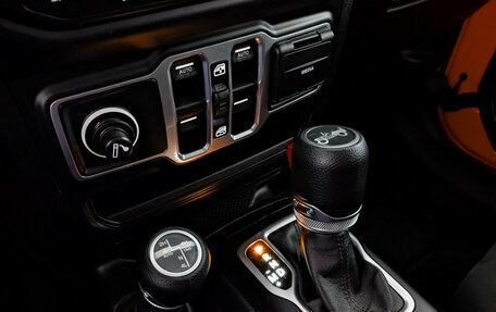 Jeep Wrangler, 2018 год, 4 100 000 рублей, 26 фотография