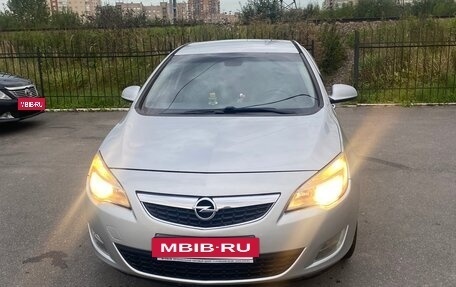 Opel Astra J, 2010 год, 400 000 рублей, 3 фотография