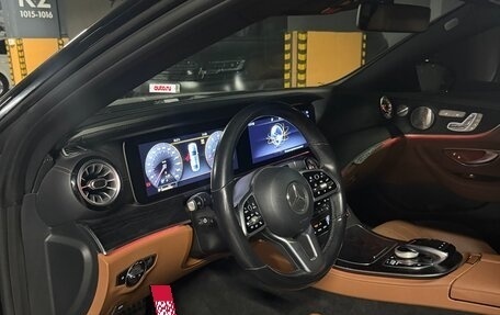 Mercedes-Benz E-Класс, 2019 год, 4 500 000 рублей, 5 фотография