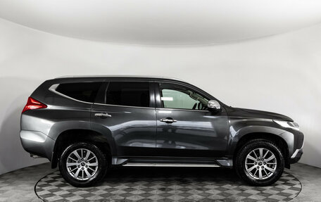 Mitsubishi Pajero Sport III рестайлинг, 2018 год, 2 599 000 рублей, 4 фотография