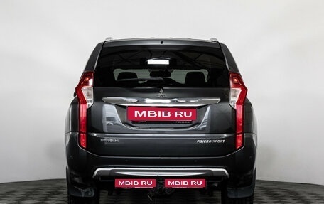 Mitsubishi Pajero Sport III рестайлинг, 2018 год, 2 599 000 рублей, 6 фотография