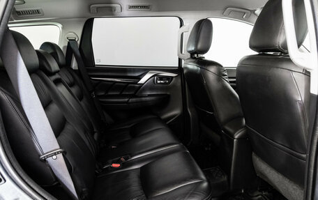 Mitsubishi Pajero Sport III рестайлинг, 2018 год, 2 599 000 рублей, 17 фотография