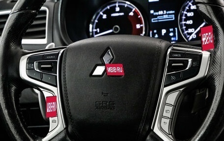 Mitsubishi Pajero Sport III рестайлинг, 2018 год, 2 599 000 рублей, 11 фотография