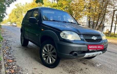 Chevrolet Niva I рестайлинг, 2010 год, 360 000 рублей, 3 фотография