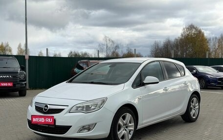 Opel Astra J, 2011 год, 650 000 рублей, 1 фотография