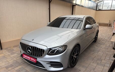 Mercedes-Benz E-Класс, 2019 год, 2 550 000 рублей, 1 фотография