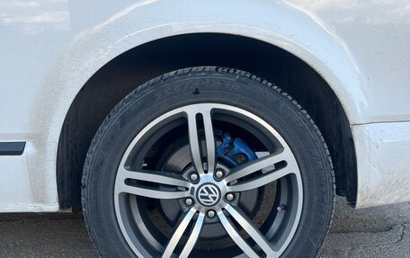 Volkswagen Multivan T6 рестайлинг, 2018 год, 4 600 000 рублей, 5 фотография