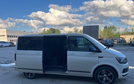 Volkswagen Multivan T6 рестайлинг, 2018 год, 4 600 000 рублей, 9 фотография