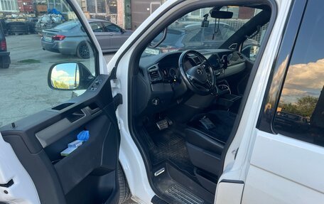 Volkswagen Multivan T6 рестайлинг, 2018 год, 4 600 000 рублей, 13 фотография