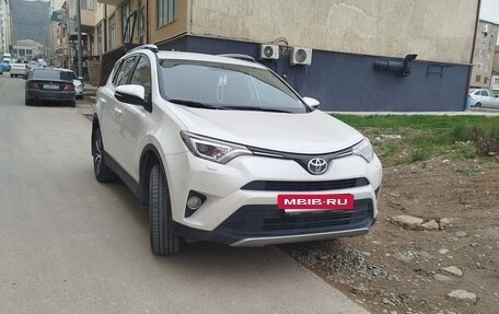 Toyota RAV4, 2018 год, 2 500 000 рублей, 4 фотография