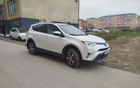 Toyota RAV4, 2018 год, 2 500 000 рублей, 12 фотография