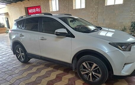 Toyota RAV4, 2018 год, 2 500 000 рублей, 9 фотография