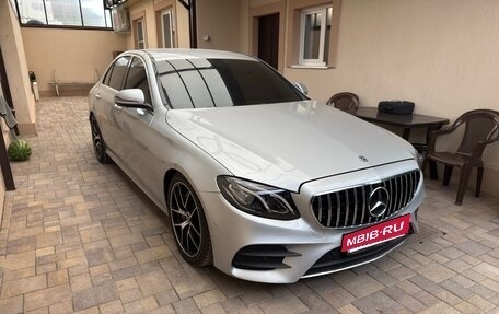Mercedes-Benz E-Класс, 2019 год, 2 550 000 рублей, 3 фотография