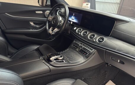 Mercedes-Benz E-Класс, 2019 год, 2 550 000 рублей, 10 фотография